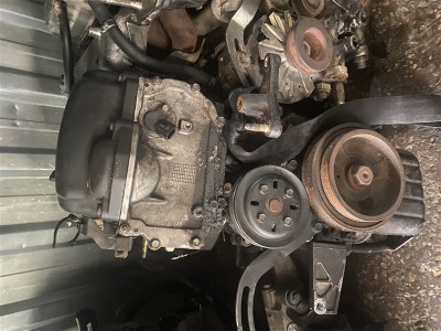 Nissan Primera 1.6 benzinli motor 