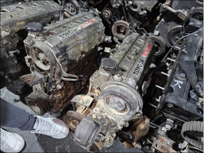 Toyota Corolla Karbüratörlü 1.6 Benzinli çıkma motor