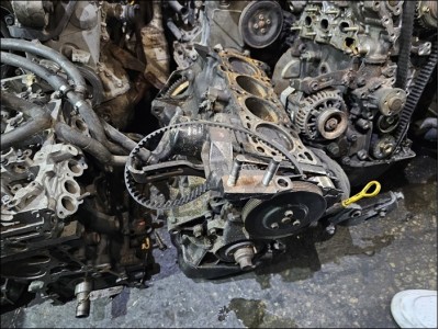 Kia Sephia 1.6 Benzinli çıkma yarım motor