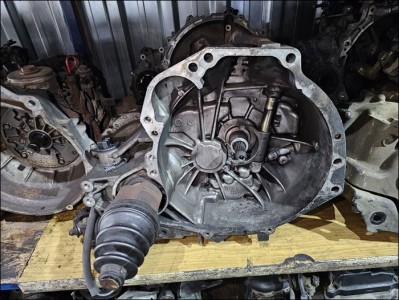 Nissan Primera 1.6 manüel motor