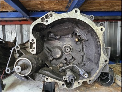 Mitsubishi Carizma manüel şanzıman