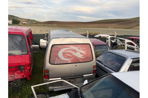 Mitsubishi L300 Çıkma Bagaj Kapağı 