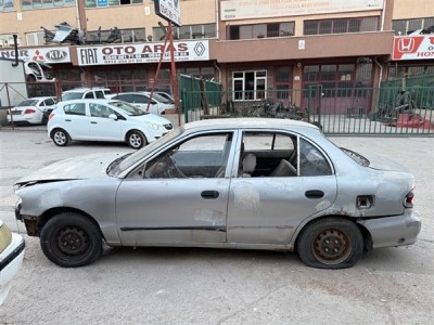 Hyundai Accent Yumurta Kasa Çıkma Sol Ön Kapı 