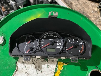 Mazda 323 Kilometre Saati