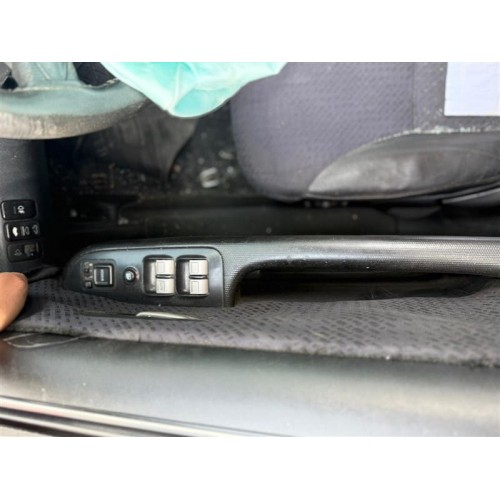 Honda CRV 2005 cam açma düğmesi