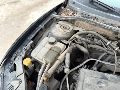 Mazda 3 2005 motor su bidonu