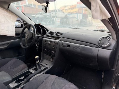 Mazda 3 2005 göğüs
