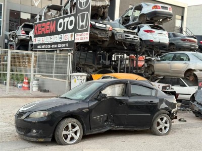 Mazda 3 2005 sol ön far