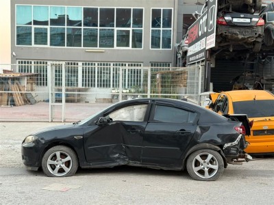 Mazda 3 2005 sol arka kapı
