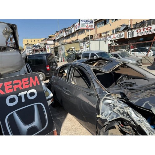 Nissan Primera 2006 sağ arka kapı