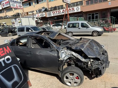 Nissan Primera sağ ön kapı