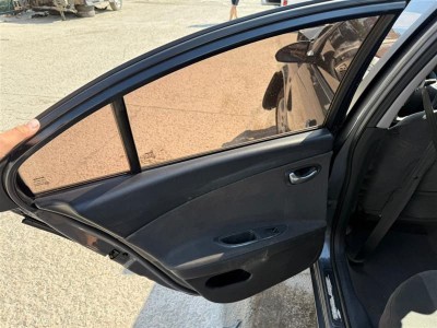 Nissan Primera kapı döşemesi