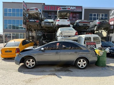 Nissan Primera sol ön kapı