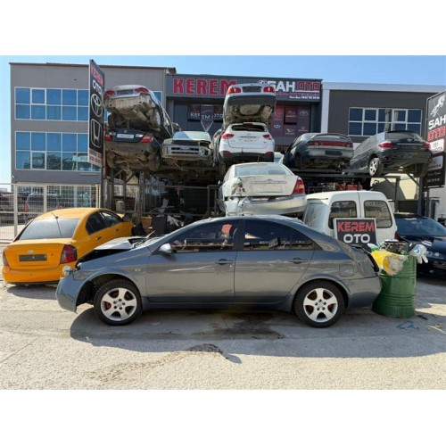 Nissan Primera sol ön kapı