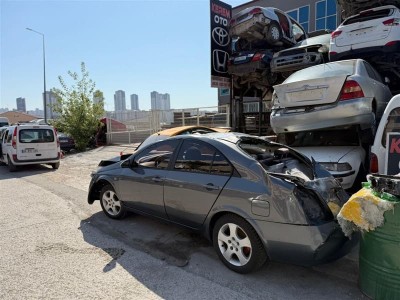 Nissan Primera sol arka kapı