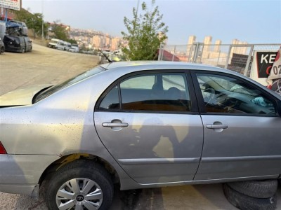 Toyota Corolla 2005 sağ arka kapı