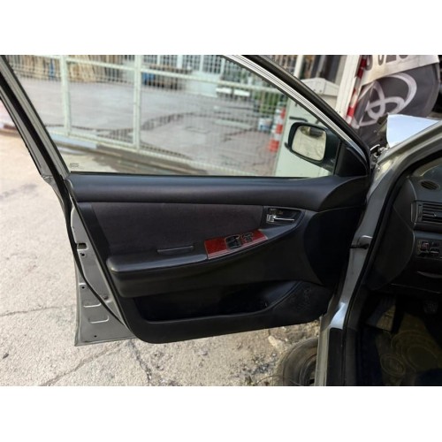 Toyota Corolla 2005 kapı döşemesi