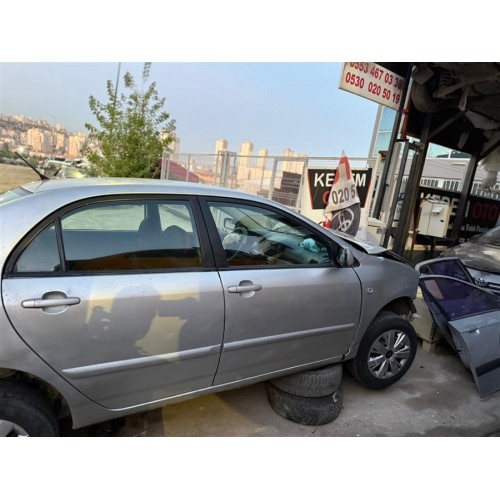 Toyota Corolla 2005 sağ ön kapı