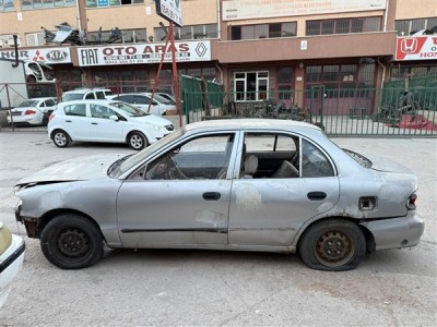 Hyundai Accent Yumurta Kasa 1998 kapı kilidi