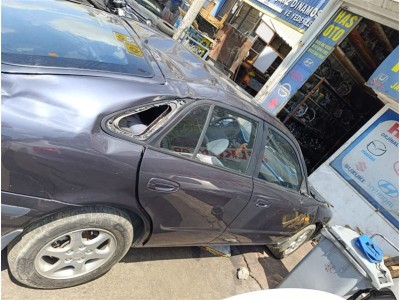 Mazda 626 2001 sağ ön kapı