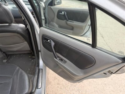Nissan Primera 2001 kapı döşemesi
