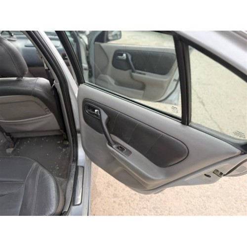 Nissan Primera 2001 kapı döşemesi