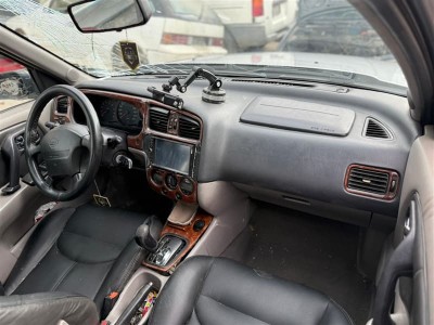 Nissan Primera 2001 göğüs