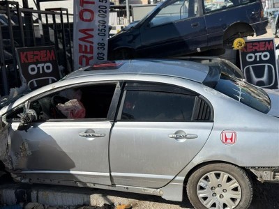 Honda Civic 2008 sol ön kapı