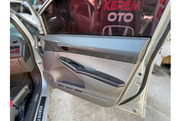 Honda Civic 2008 cam açma düğmesi Honda Civic 2008 cam açma düğmesi