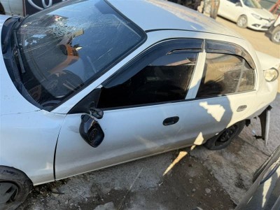 Hyundai Accent 1996 sol ön kapı beyaz
