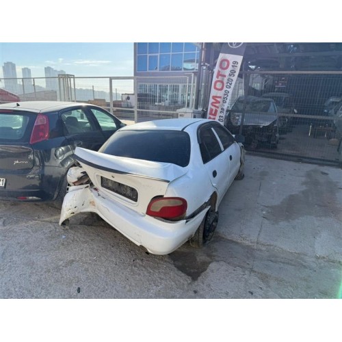 Hyundai Accent 1996 arka cam