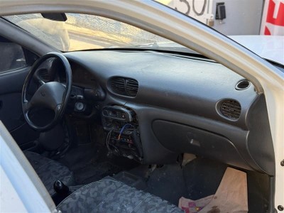 Hyundai Accent 1996 göğüs