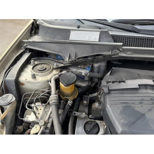 Toyota Rav-4 2005 cam su bidonu