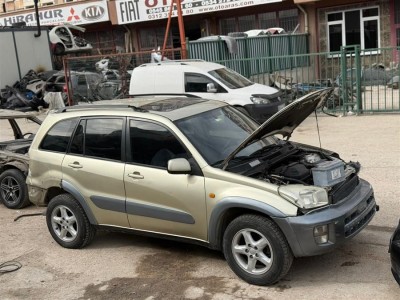 Toyota Rav-4 2005 sağ ön çamurluk