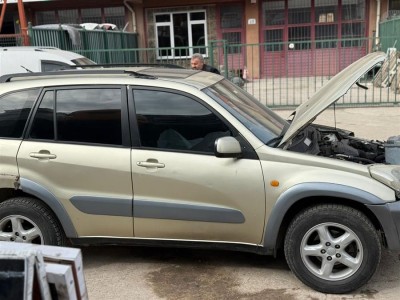 Toyota Rav-4 2005 sağ ön kapı