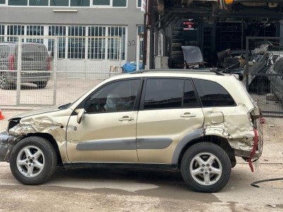 Toyota Rav-4 2005 sol arka kapı