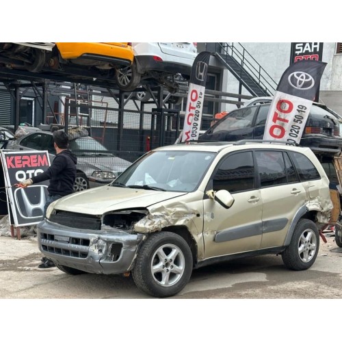 Toyota Rav-4 2005 kaput