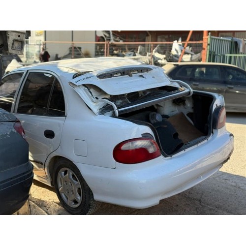 Hyundai Accent Yumurta Kasa 1998 sol arka çamurluk beyaz