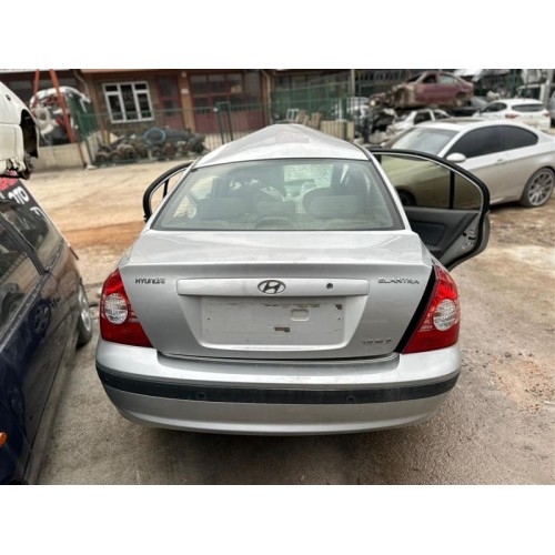 Hyundai Elantra 2006 arka tampon
