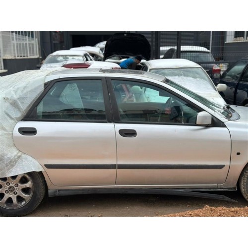Volvo S40 2001 sağ ön kapı