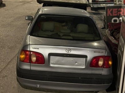 Toyota Corolla 2001 bagaj kapağı