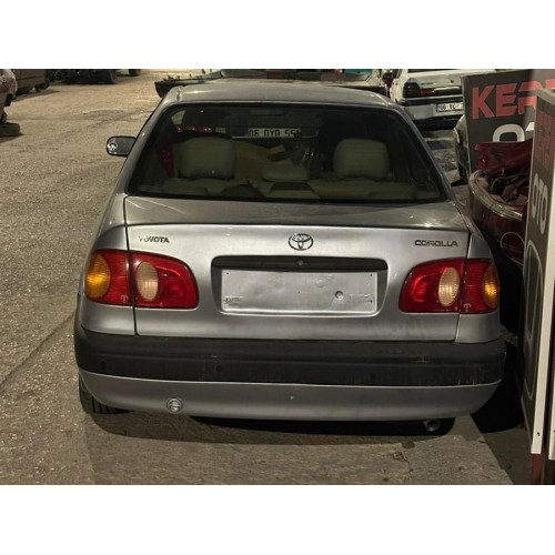 Toyota Corolla 2001 arka tampon