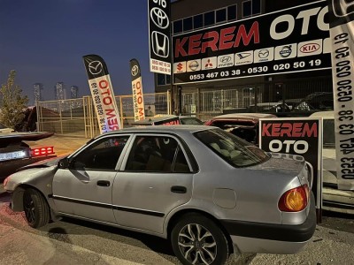 Toyota Corolla 2001 depo kapağı