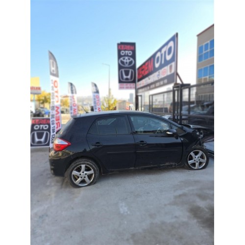 Toyota Auris 2012 sağ ayna
