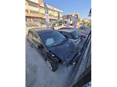 Toyota Auris 2012 kaput