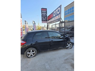 Toyota Auris 2012 sağ arka kapı