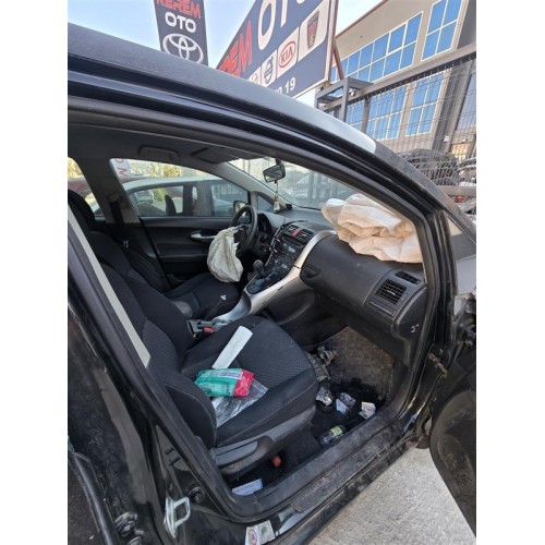 Toyota Auris 2012 torpido