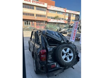 Toyota Rav4 2007 2.0 sol arka stop camı