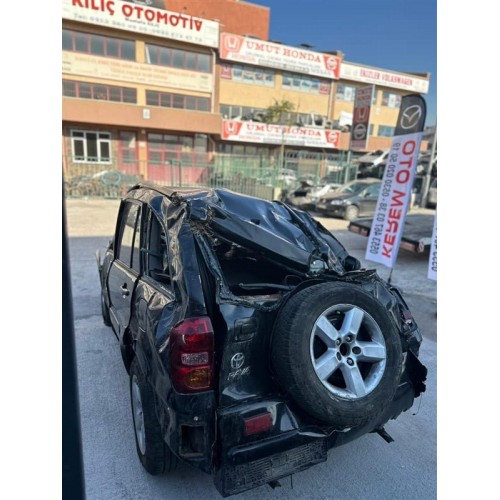 Toyota Rav4 2007 2.0 sol arka stop camı