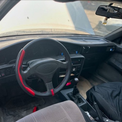 Toyota Corona 1992 göğüs